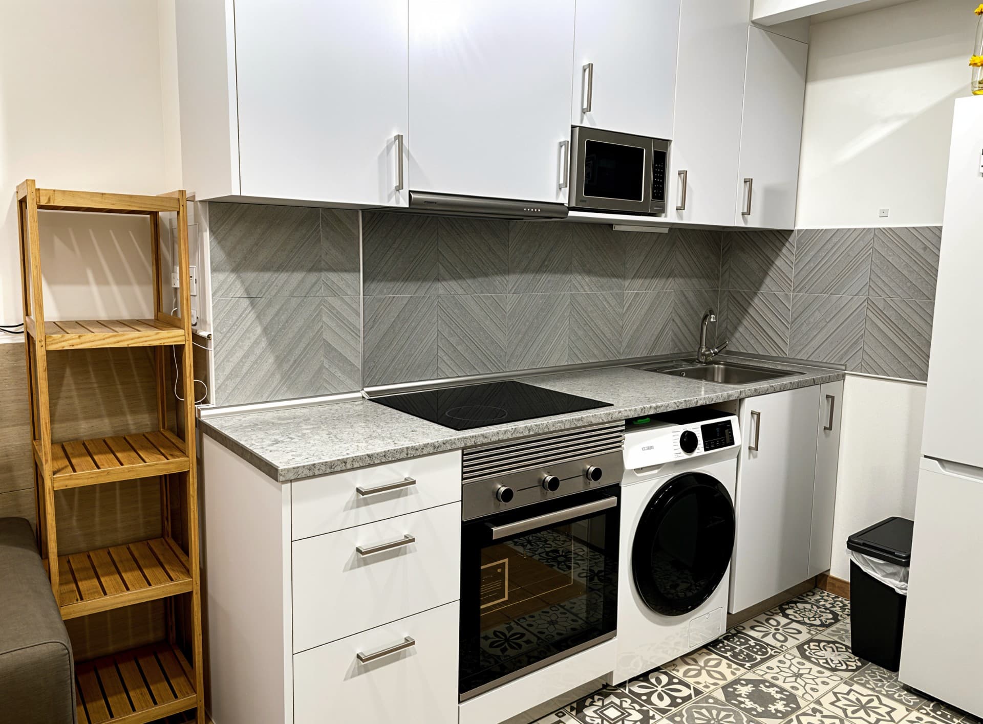 Foto de cocina con resolución mejorada a 4K editada con Inmoedit